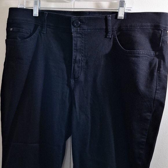 LEE Regular Fit Bootcut Mid Rise Jeans - Picture 2 of 4